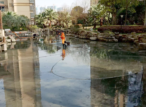 开远景观池淤泥清理